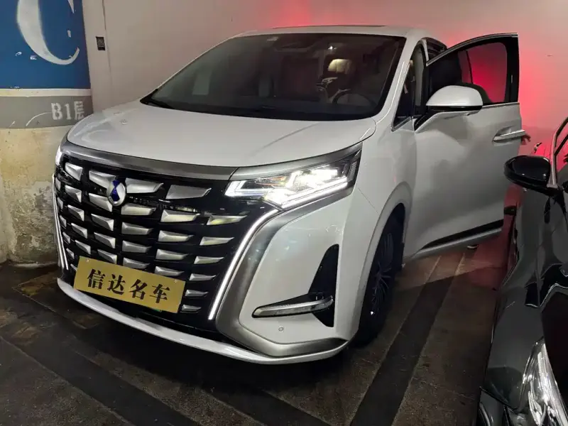 Denza D9, 2023