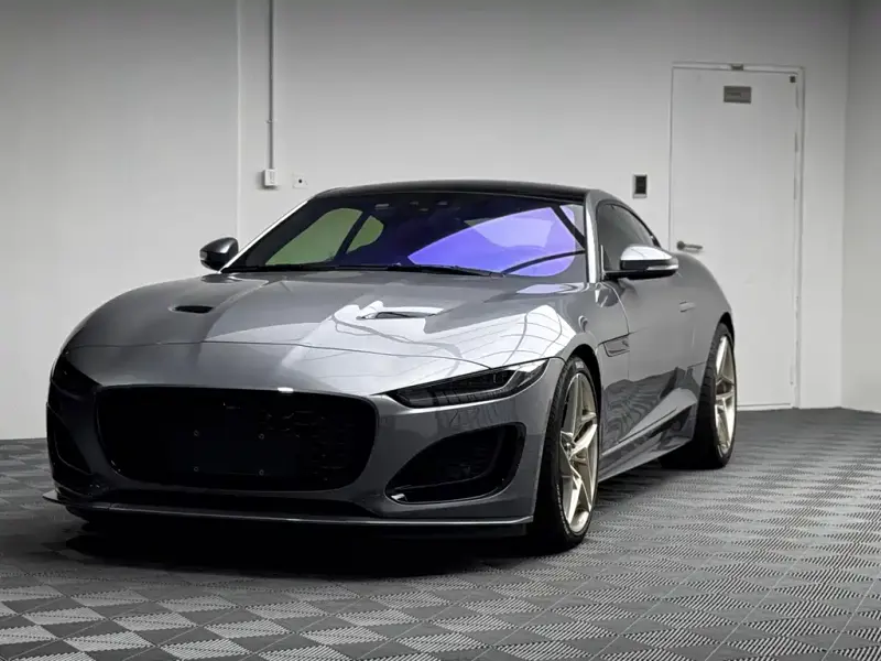 Jaguar F-TYPE, 2024