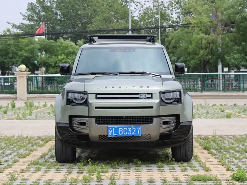 Land Rover Defender, 2021