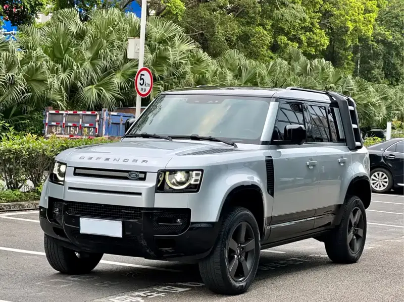 Land Rover Defender, 2022