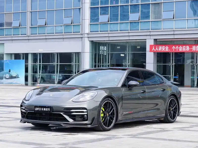 Porsche Panamera, 2022