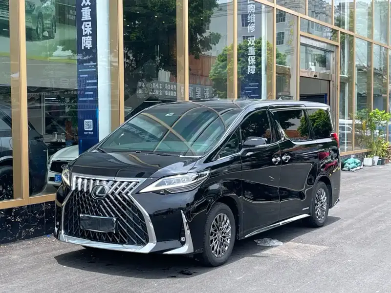 Lexus LM, 2023