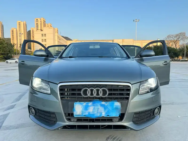 Audi A4L, 2012