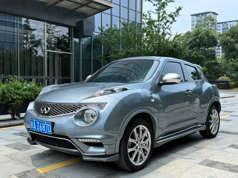 Infiniti ESQ, 2015
