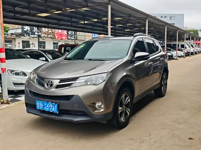 Toyota RAV4, 2015