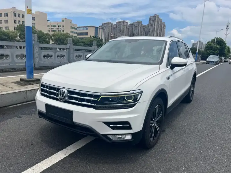 Volkswagen Tiguan L, 2017