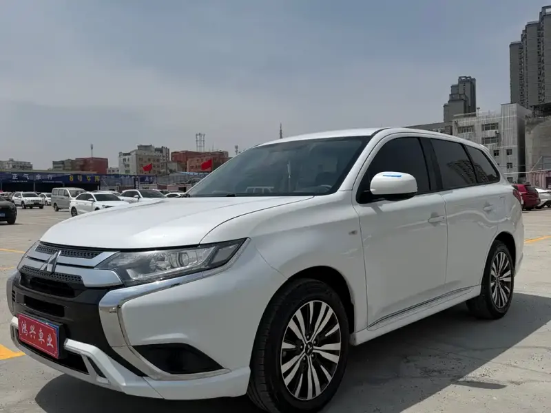 Mitsubishi Outlander, 2021
