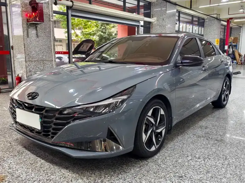 Hyundai Elantra, 2023