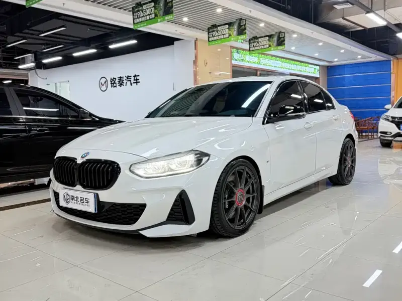BMW 1 Series, 2022
