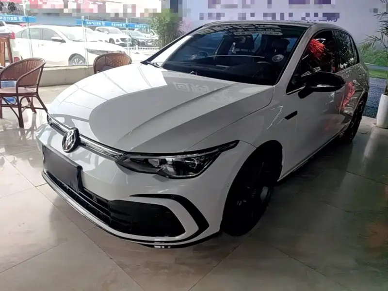 Volkswagen Golf, 2022