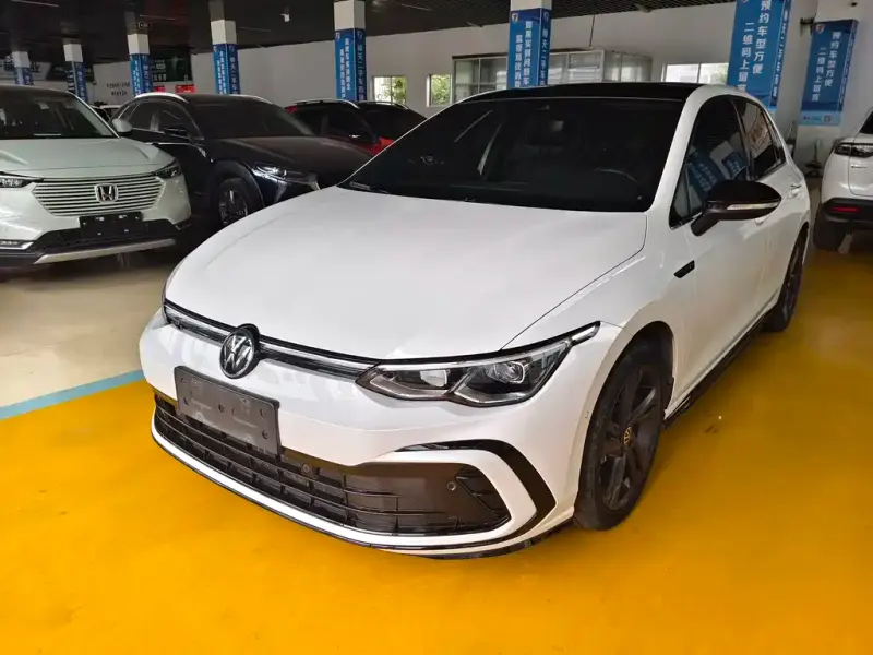 Volkswagen Golf, 2022