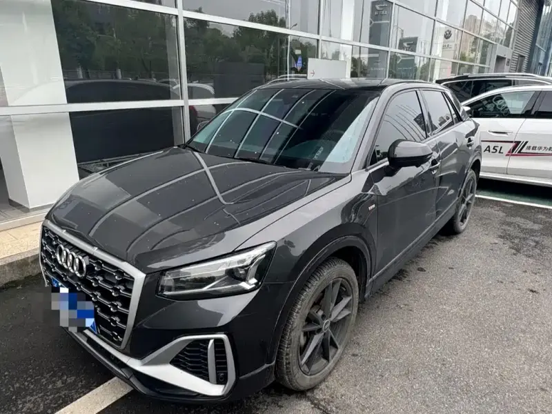 Audi Q2L, 2022