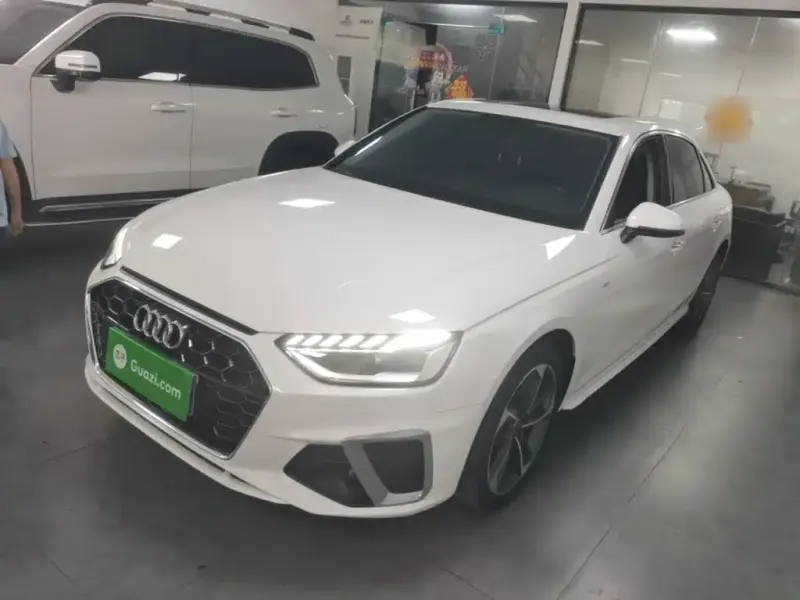 Audi A4L, 2022