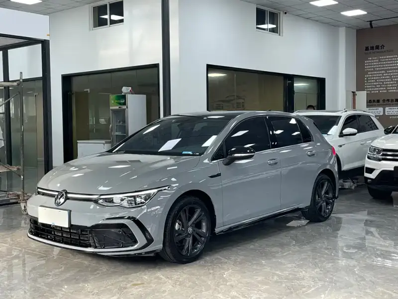Volkswagen Golf, 2022