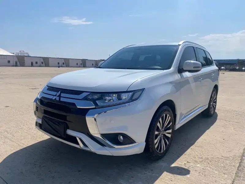 Mitsubishi Outlander, 2022