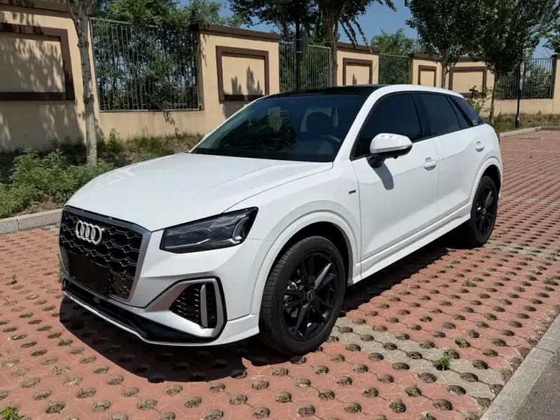 Audi Q2L, 2022