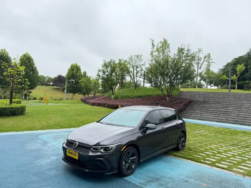 Volkswagen Golf, 2023