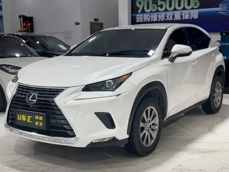 Lexus NX, 2021