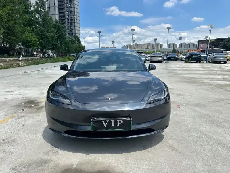 Tesla Model 3, 2025
