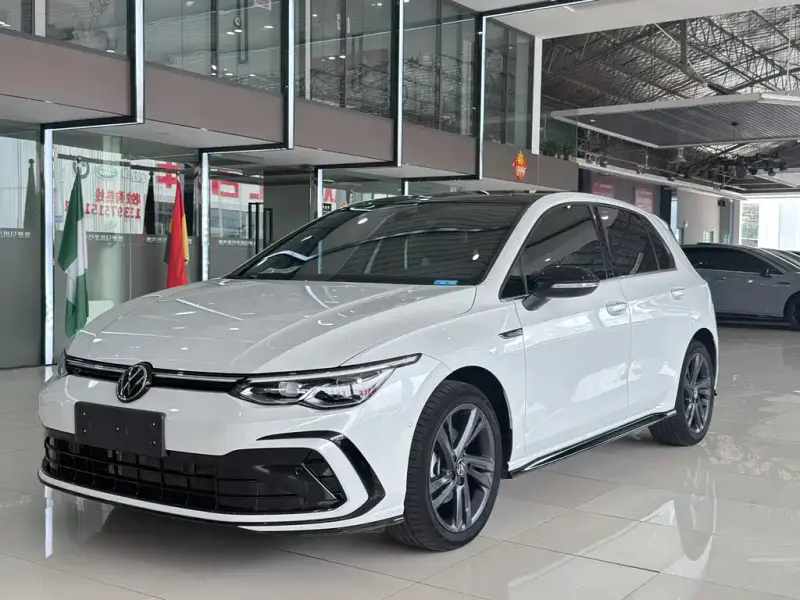 Volkswagen Golf, 2023