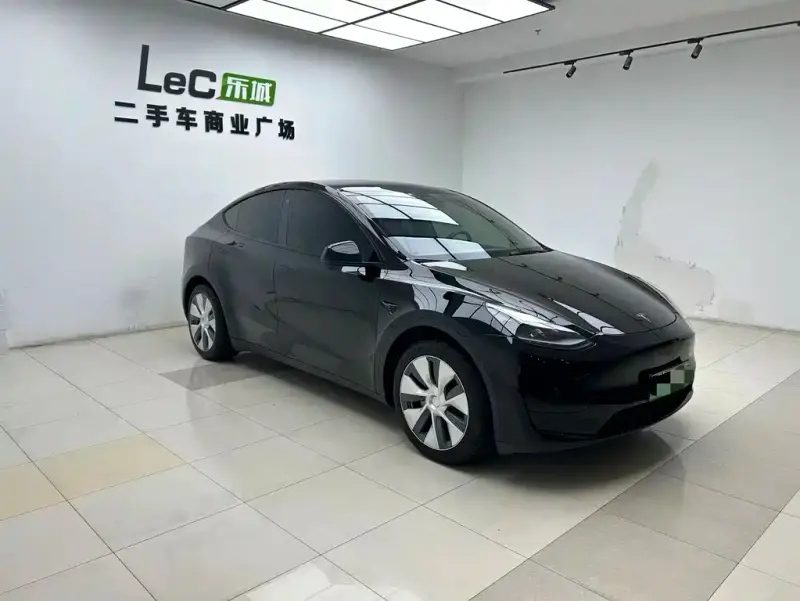Tesla Model Y, 2023