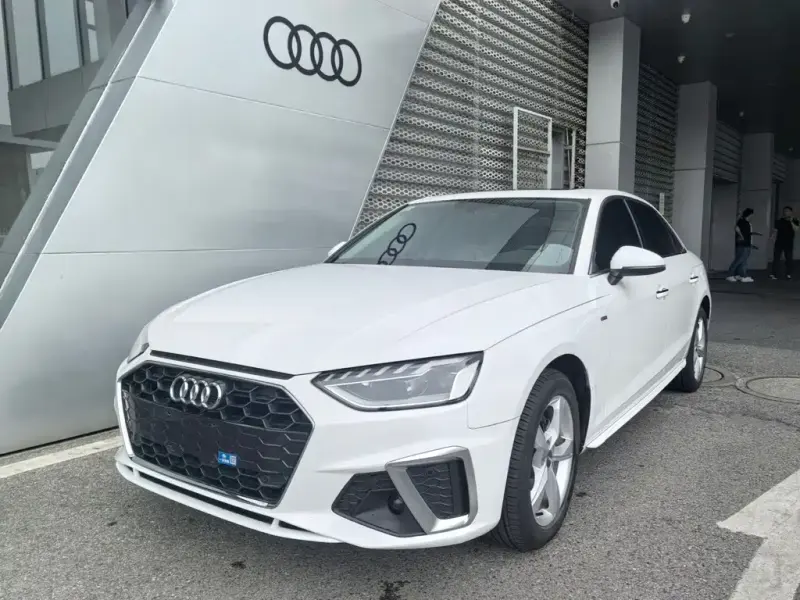 Audi A4L, 2021