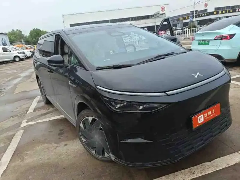 XPeng X9, 2024