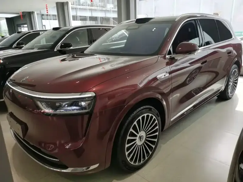 AITO M8, 2025