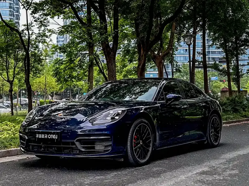 Porsche Panamera, 2022