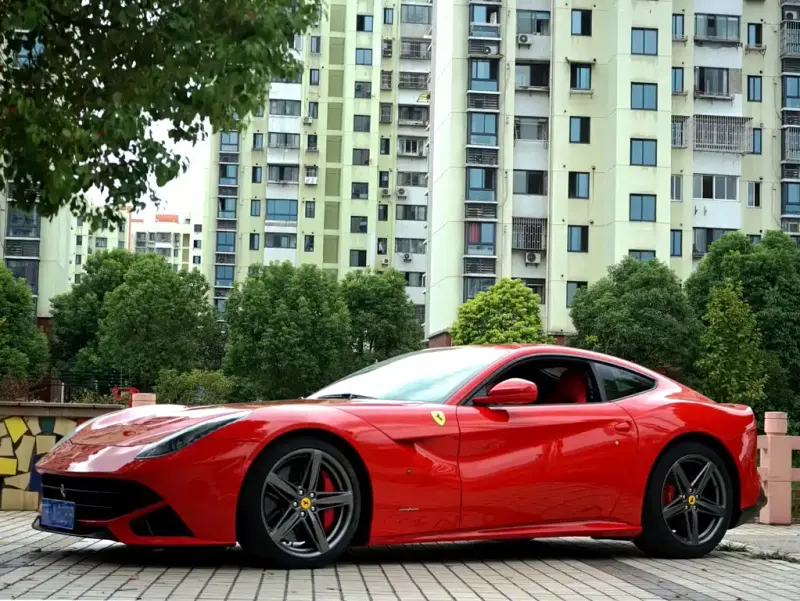 Ferrari F12berlinetta, 2016