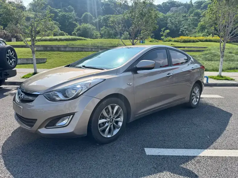 Hyundai Elantra Langdong, 2015