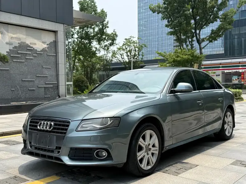 Audi A4L, 2011