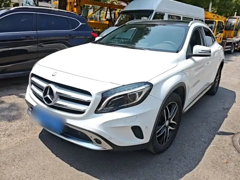 Mercedes-Benz GLA, 2015