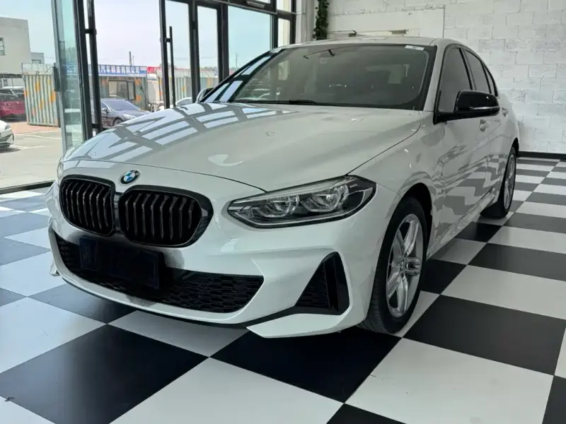 BMW 1 Series, 2022