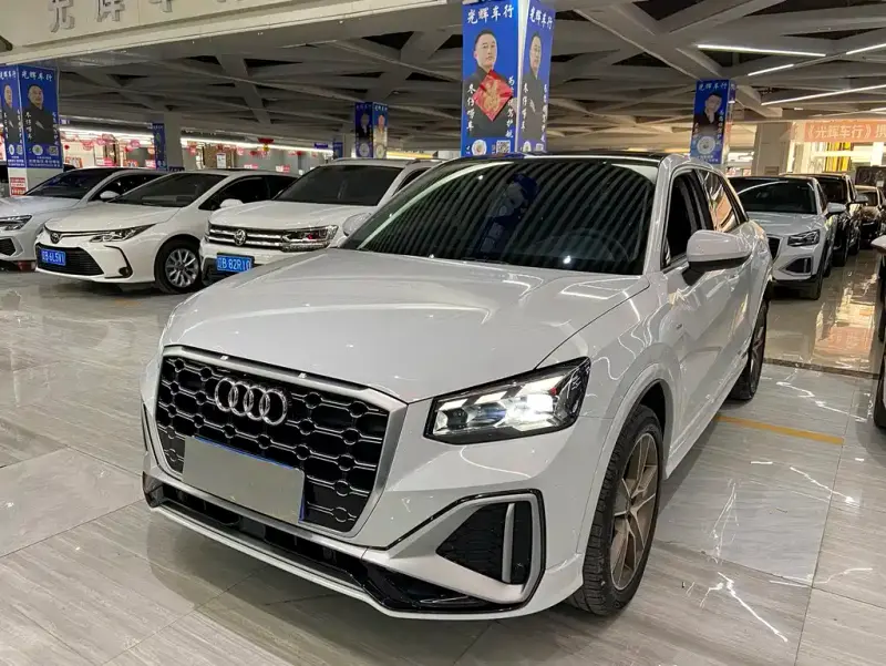 Audi Q2L, 2022