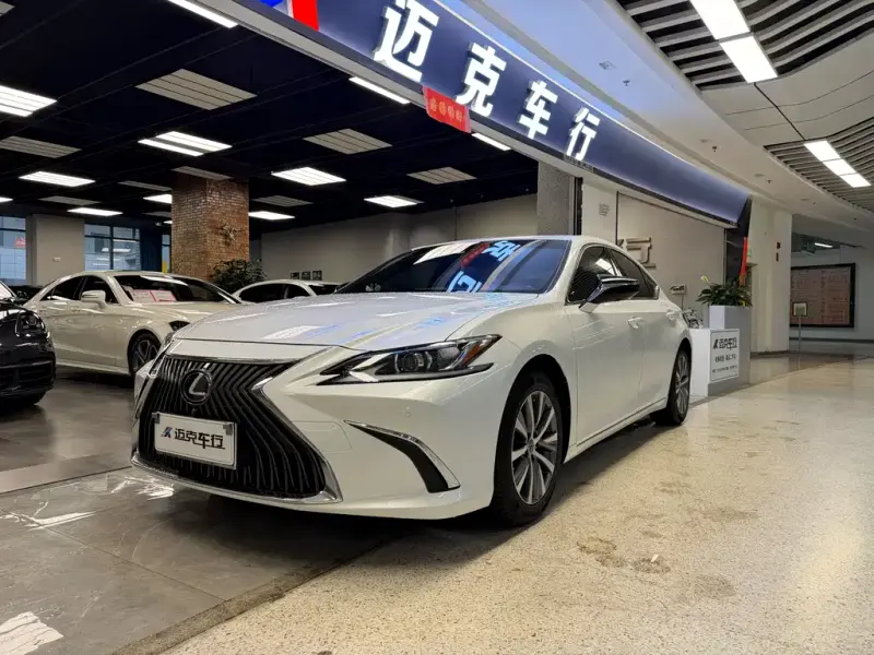 Lexus ES, 2020