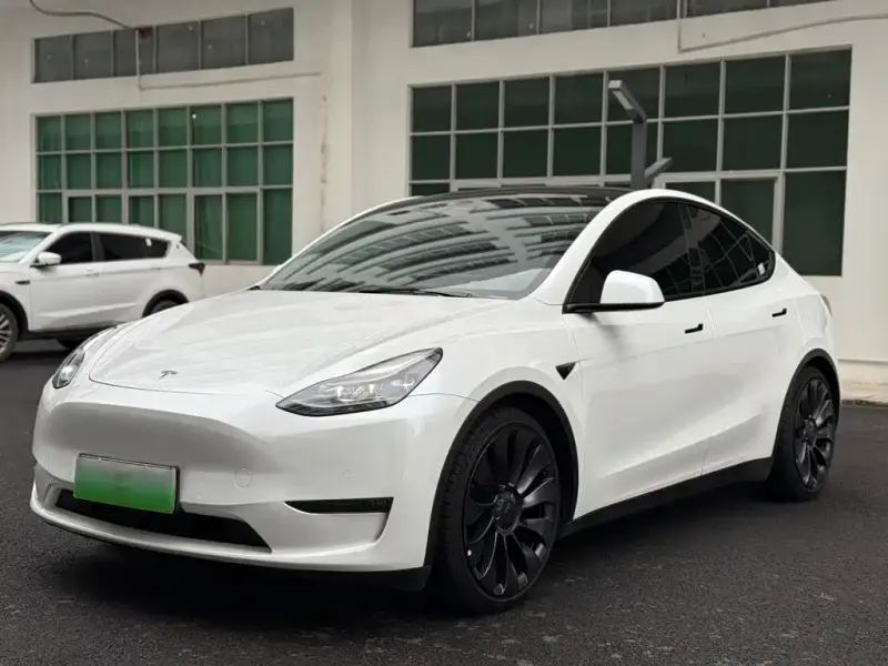 Tesla Model Y, 2022