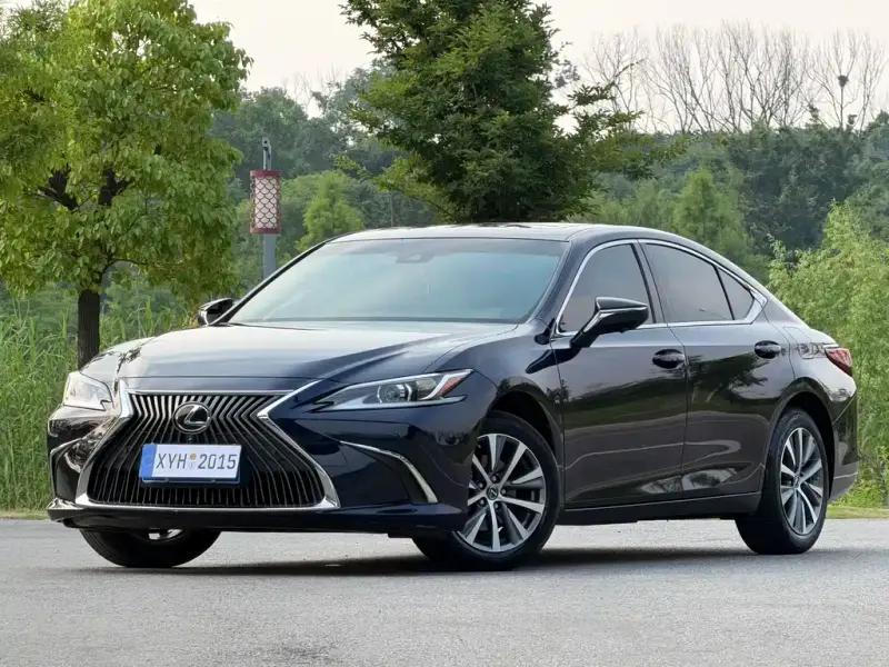 Lexus ES, 2021
