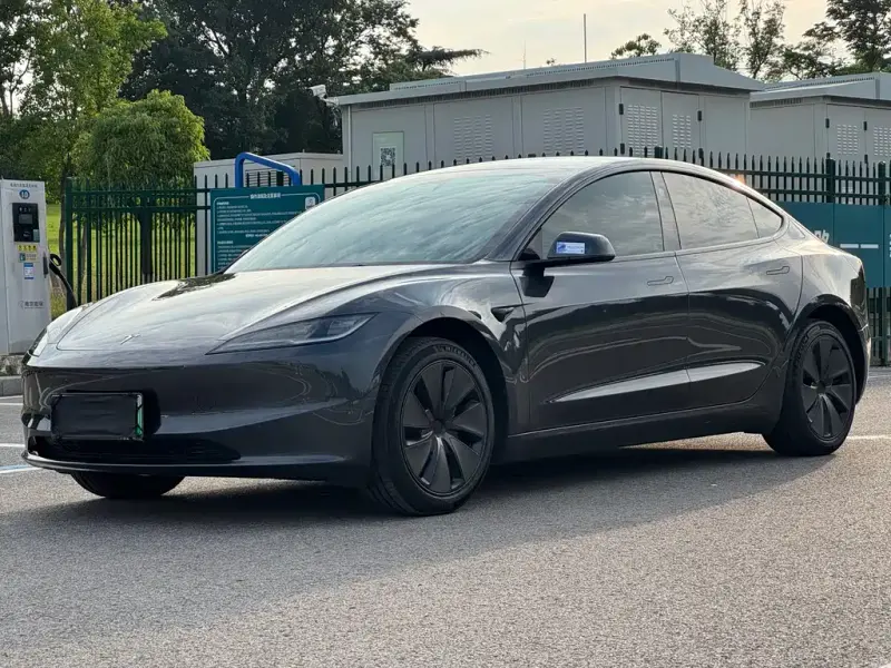 Tesla Model 3, 2024