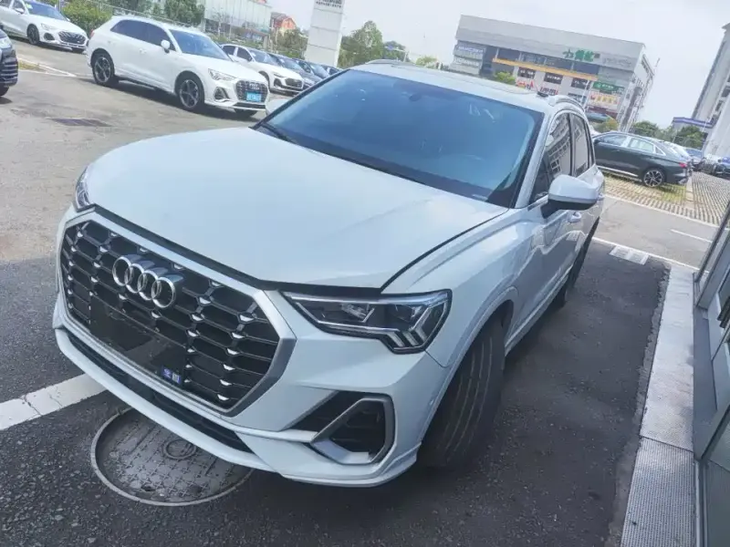 Audi Q3, 2022