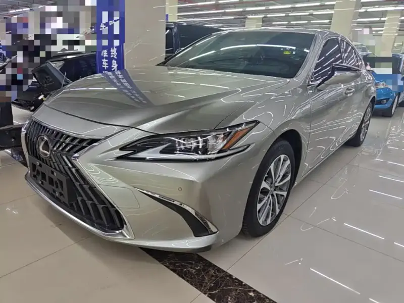 Lexus ES, 2023
