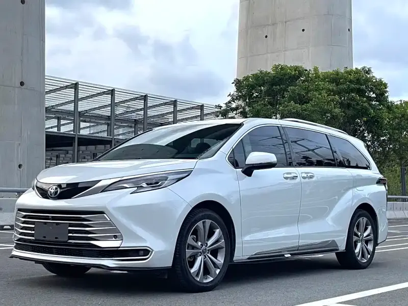 Toyota Sienna, 2024