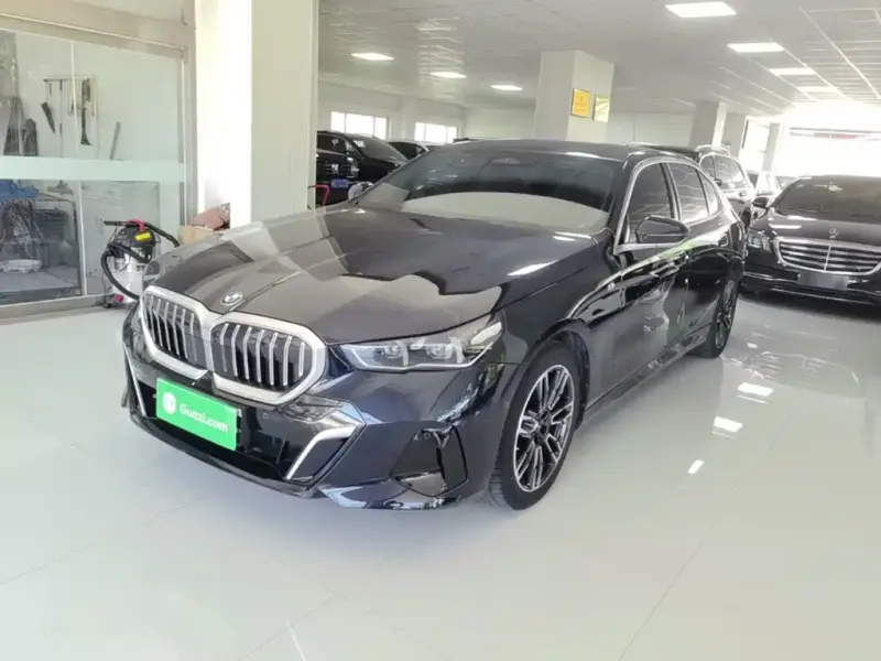 BMW 5 Series, 2025