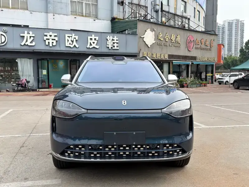 AITO M9, 2025