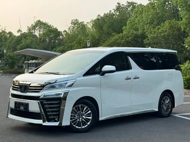 Toyota Vellfire, 2022