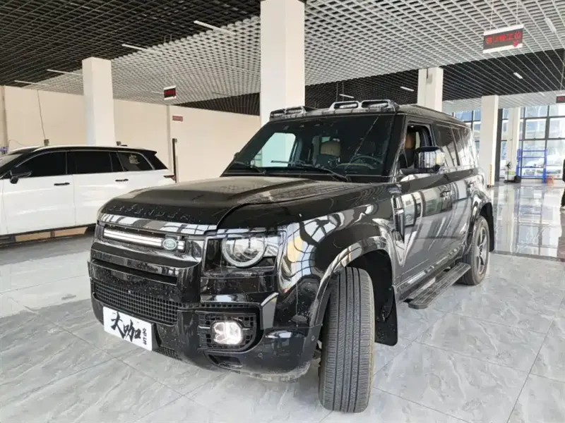 Land Rover Defender, 2025
