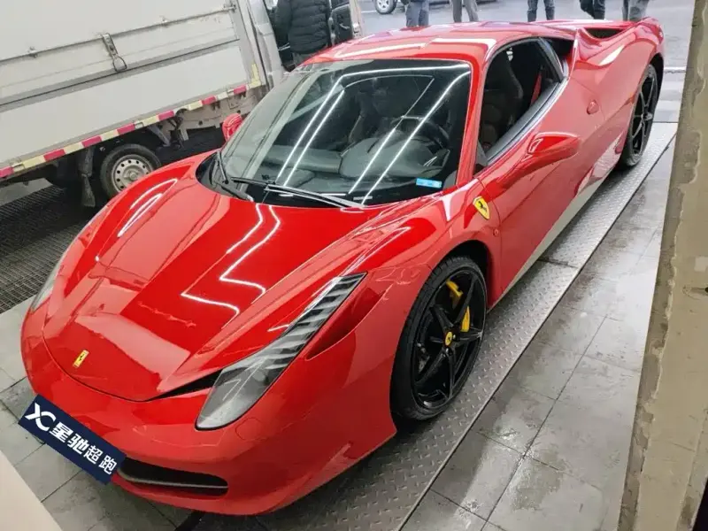 Ferrari 458, 2010