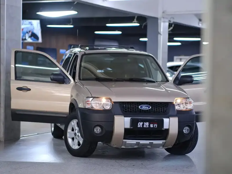 Ford Escape (Import), 2007