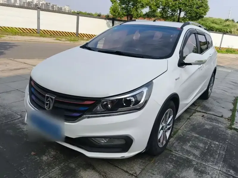 Baojun 310W, 2017