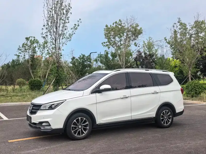 Baojun 730, 2017